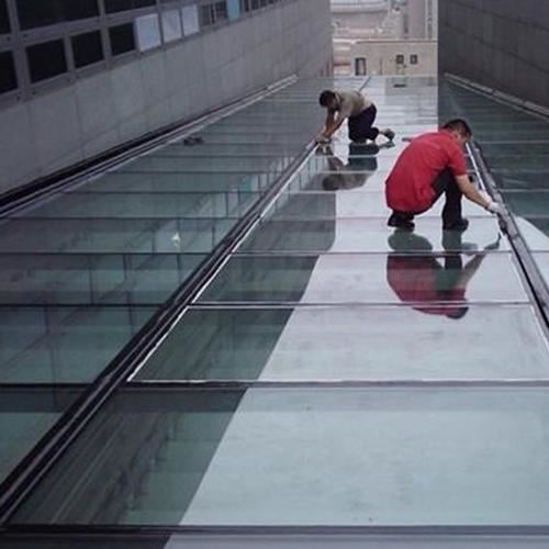 雨棚漏水维修，小区雨棚漏水施工，高空防水补漏施工，专业防水施工证件齐全