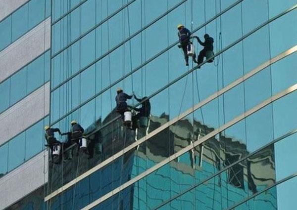 东莞市外墙高空清洗 专业服务的保洁团队