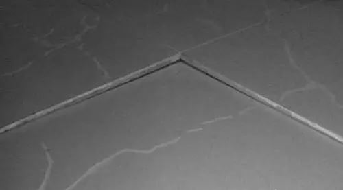 深圳光明新区瓷砖空鼓灌注修补 公司 师傅上门墙面瓷砖空鼓修复