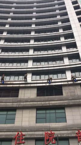 深圳医院外墙清洁 高空幕墙保洁 盐田高空清洗