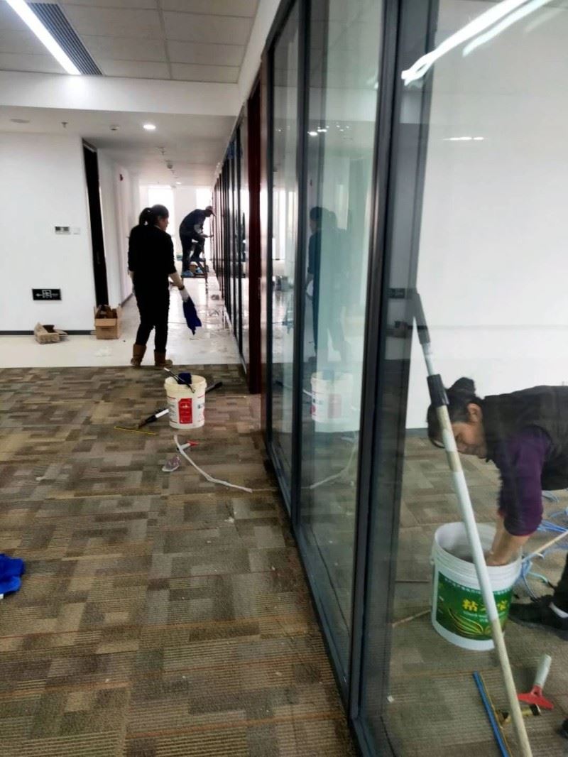 深圳龙华附近学校保洁电话 专业开荒保洁公司