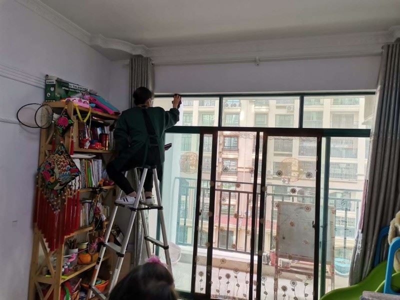 深圳盐田家政保洁 开荒保洁 擦玻璃 洗地面