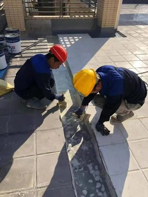 深圳楼顶漏水渗水补漏 卫生间渗水维修 免费上门 深圳免费上门