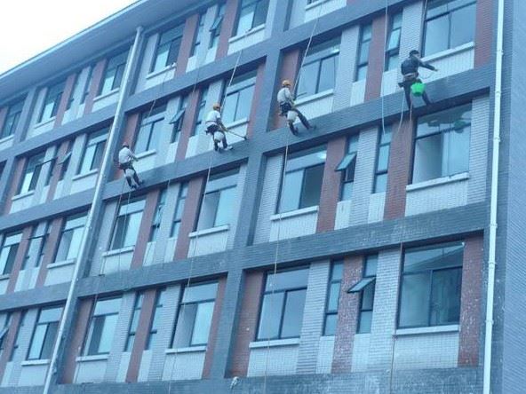 深圳福田外墙清洗 大型外墙清洗 持证上岗 价格合理