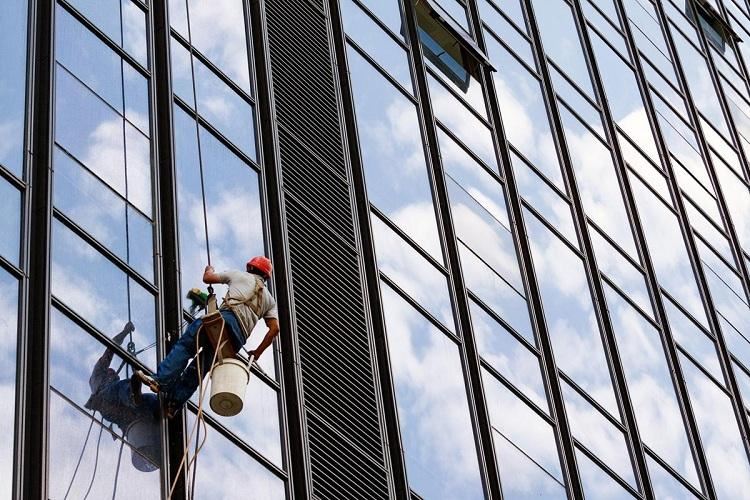  高空外墙清洗：龙岗全域专业服务，守护城市建筑之美