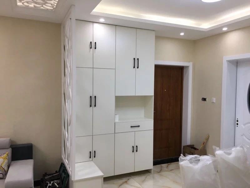 上海长宁区番禺路老房改造出租房墙面刷涂料