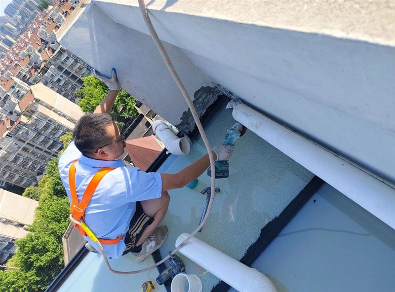 高空作业施工，外墙管道安装，外墙管道维修，PVC管道安装