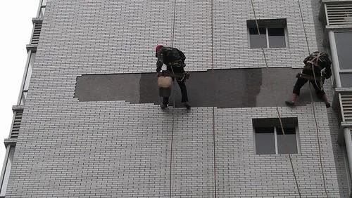 深圳飘窗漏水维修飘窗渗水补漏 专业补漏解决难题