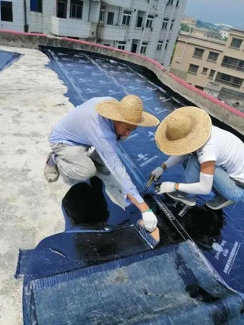 深圳飘窗漏水维修飘窗渗水补漏 专业补漏解决难题