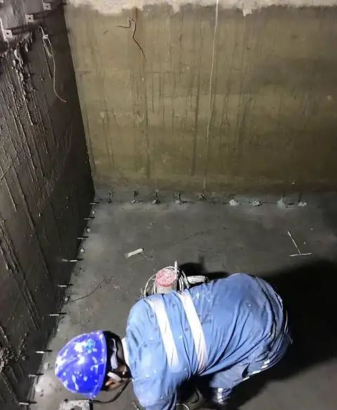 深圳厨房渗水补漏 外墙渗水维修 防水堵漏公司