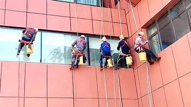 北京高层外墙清洗进入旺季:安全规范与服务商选择要点